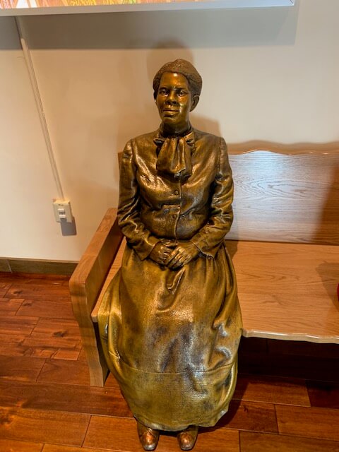 Bronze statue of Harriet Tubman