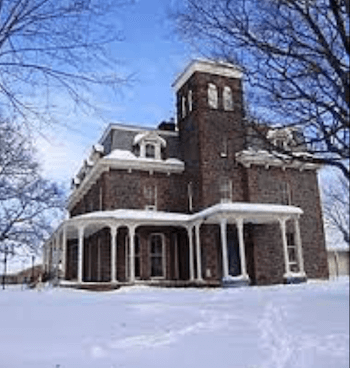 Paxton House, one of seven haunted houses in Leesburg Virginia