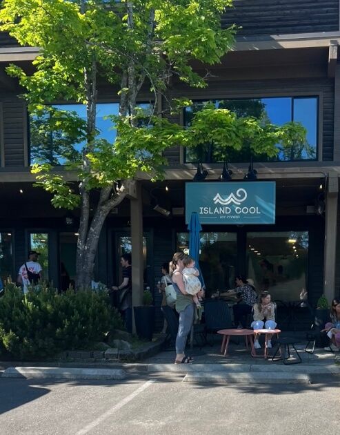 Line outside Island Cool ice cream store on Bainbridge Island WA<br />
